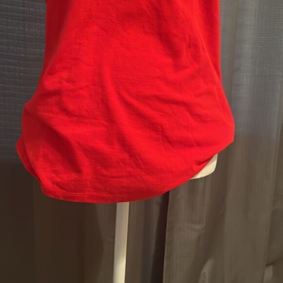 nwt Titania Bling Red Honda Classic Short Sleeved Golf Tee Shirt. Size Medium - Picture 3 of 5